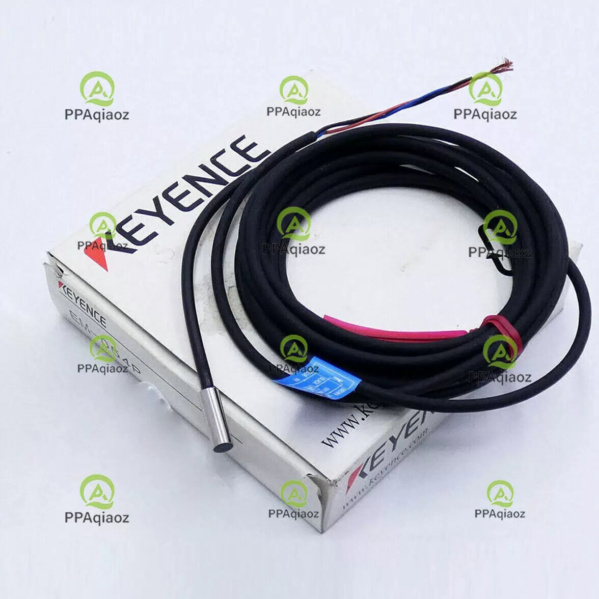 1Pcs Keyence EM-054P Proximity Sensor Switch EM054P [2]