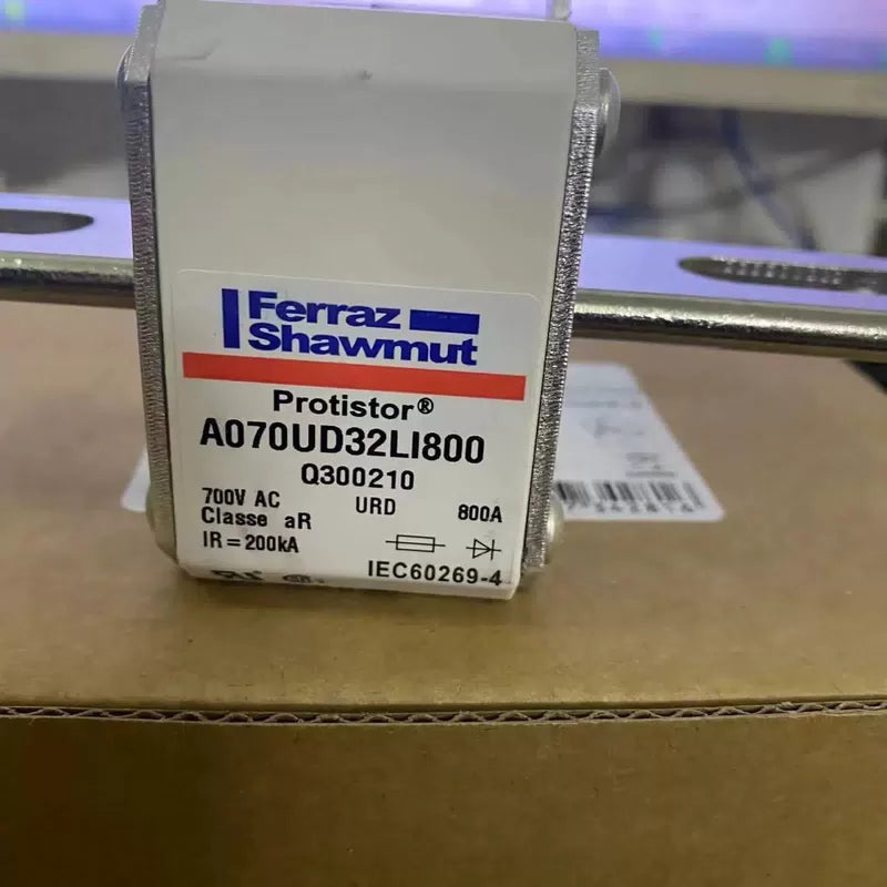 1Pcs  For FERRAZ SHAWMUT A070UD32LI800 Q300210 700V 800A fuse [1]