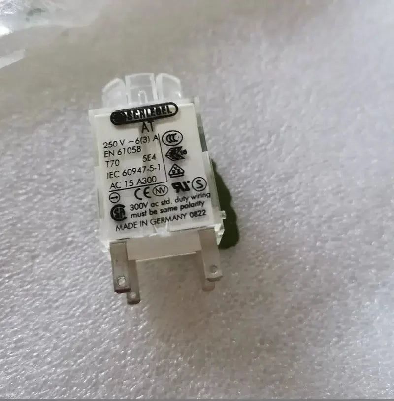 1pcs SCHLEGEL Switch Contact AT EN61058 [1]