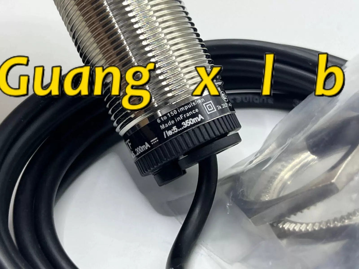 1pcs Schneider Proximity switch XSAV11801TF [5]