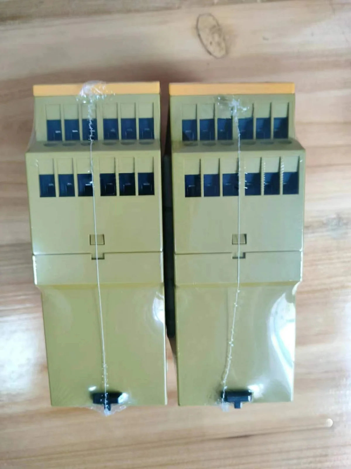 [2]