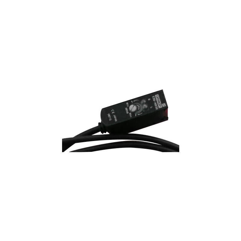 Omron amplifier built-in photoelectric switch (medium); E3S-AD32 5M
