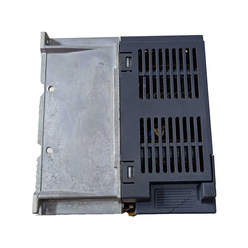 Mitsubishi Electric simple inverter 2.2kW single phase AC200-240V; FR-D720S-2.2K-CHT