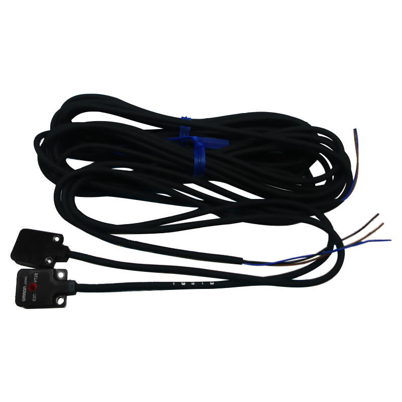 Omron ultra-small and ultra-thin amplifier built-in photoelectric sensor; E3T-FT22 2M