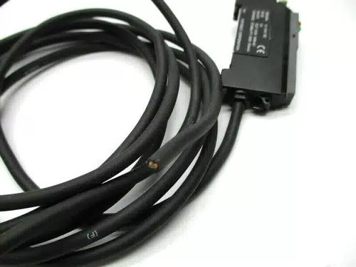 KEYENCE FS-M1P Fiber Sensor [2]
