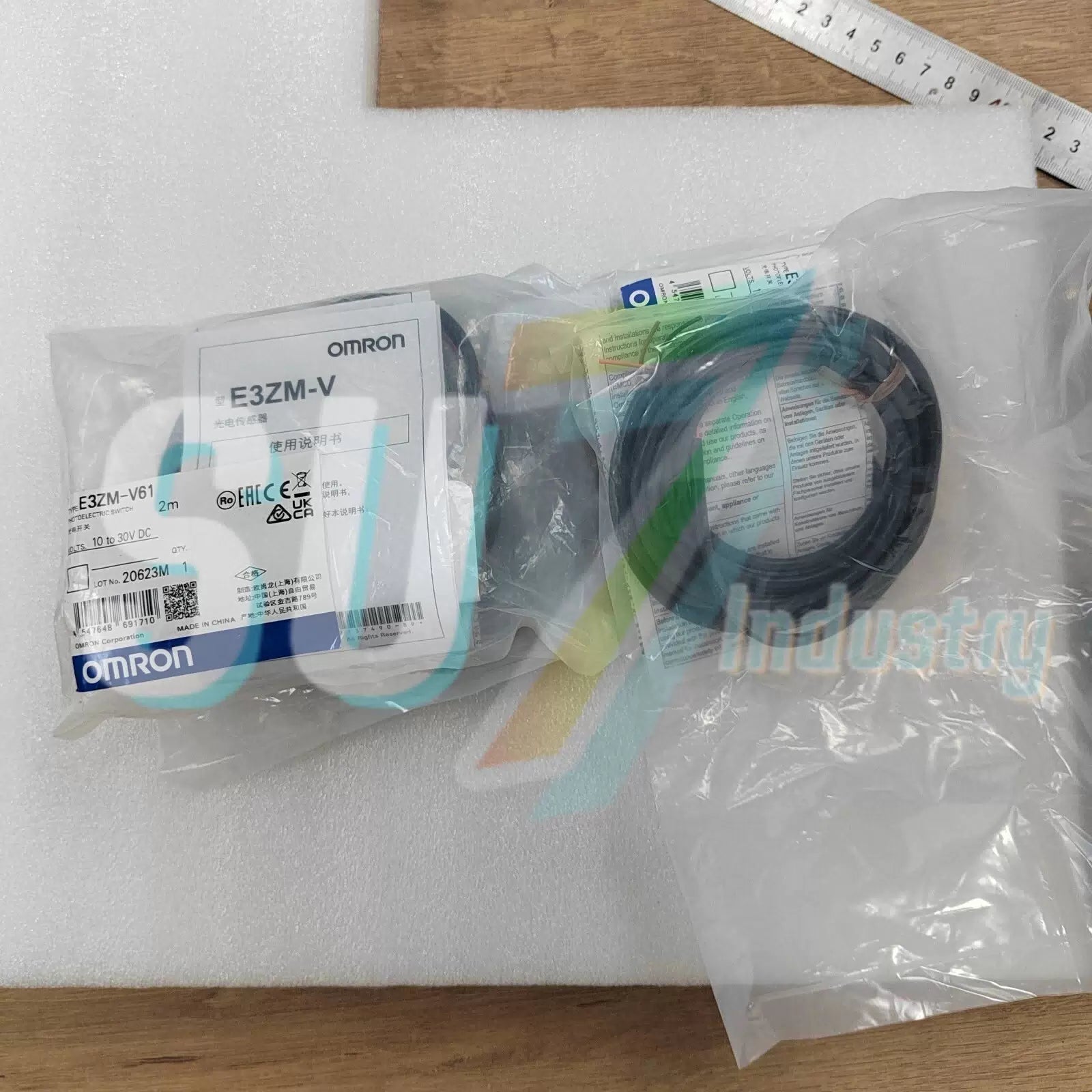 Omron E3ZM-V61 2m photoelectric switch# 1pcs    In Box [4]