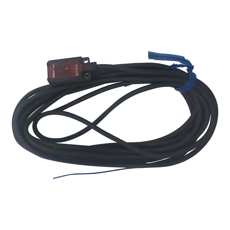 Omron ultra-small and ultra-thin amplifier built-in photoelectric sensor; E3T-FD13 2M