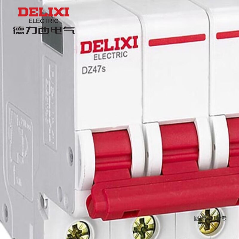 قاطع دائرة مصغر من نوع Delixi DZ47s 3P C 400VAC 50A 50Hz 6KA DZ47SN3C50SD مع جهة اتصال خطأ SD (التعثر)