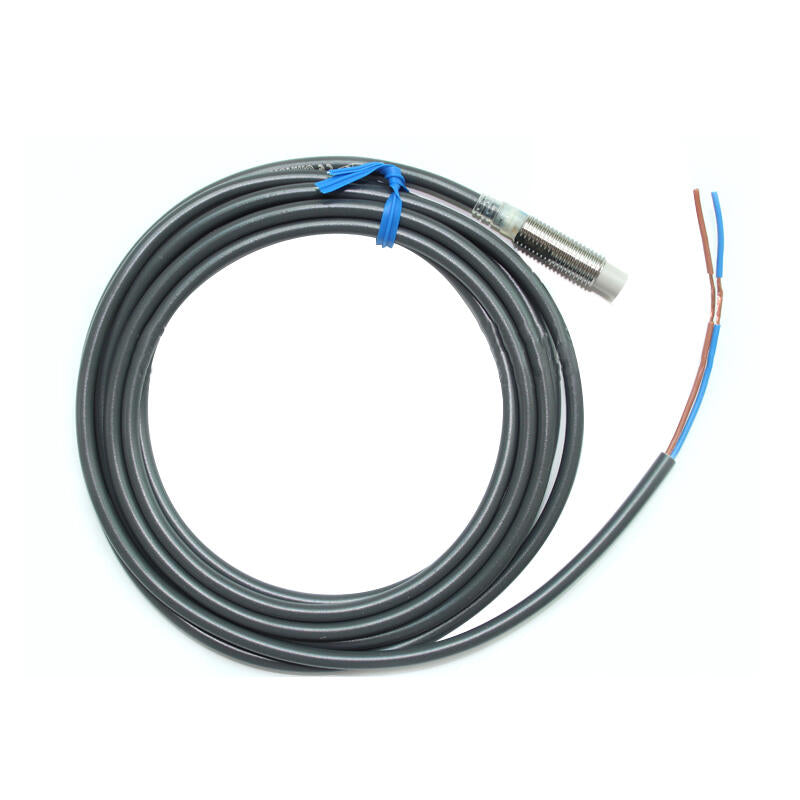Omron proximity sensor; E2E-X4MD2-Z 2M BY OMS