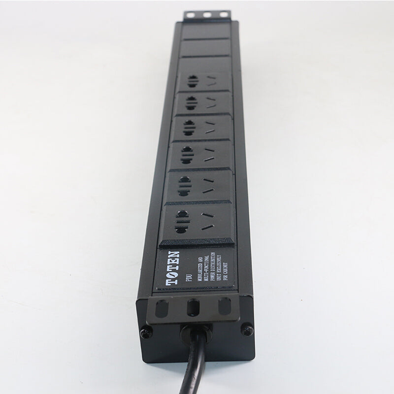 Totem TOTEN 6-Bit 10A Industrial Power PDU with 3m Cable