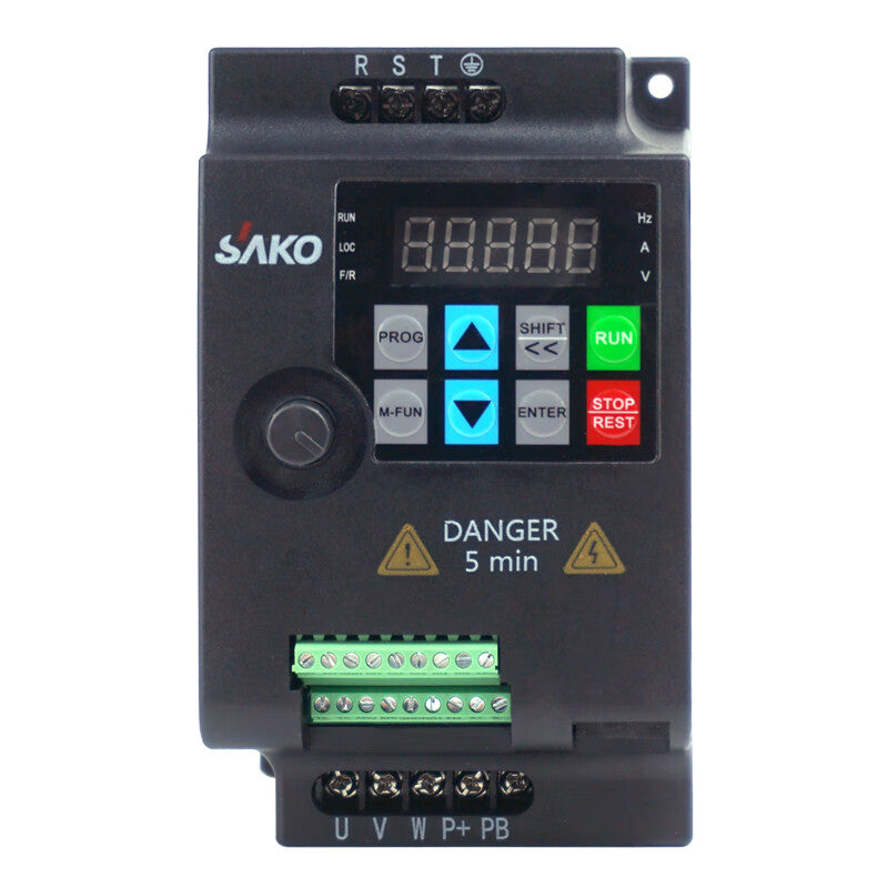 SAKO three-phase 2.2KW 780 series mini universal inverter; multiple protection, three-core processing technology; SKI780-2D2G-4