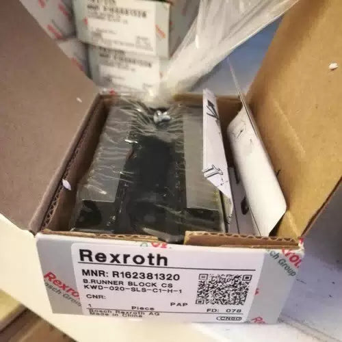 one Rexroth linear guide carriage R162381320 RUNNER [1]