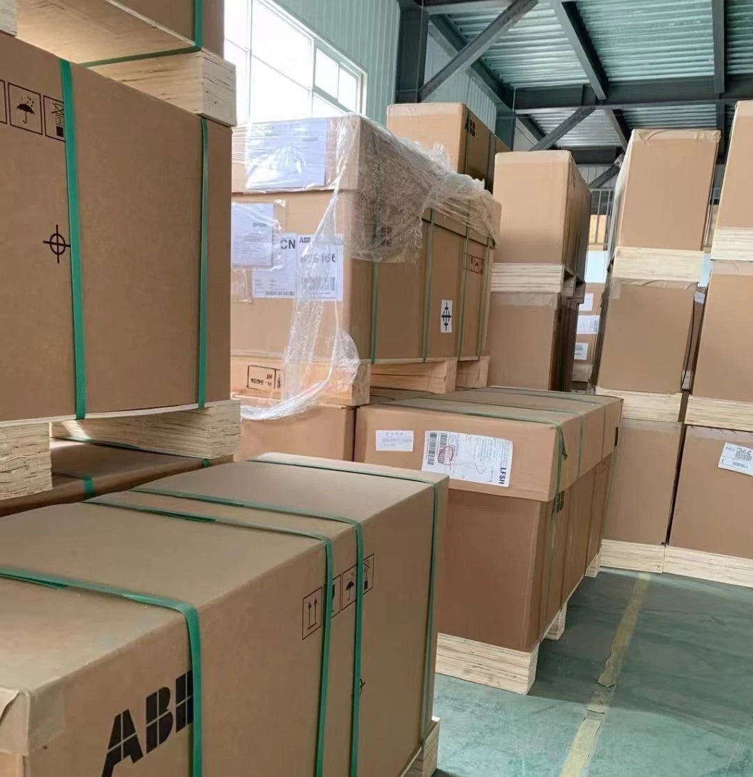 1 PC  ABB ACS880-01-240A-5 frequency converter  or UPS