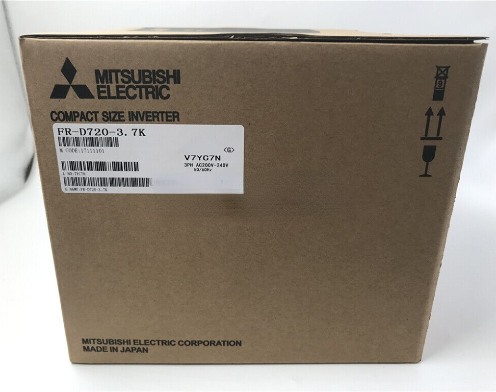 1pcs Mitsubishi Frequency Converter FR-D720-3.7K