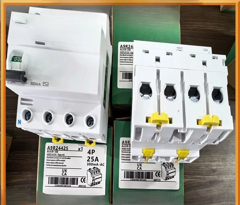 1PCS  FIT FOR Sensor A9R24425 4P 25A Circuit Breaker