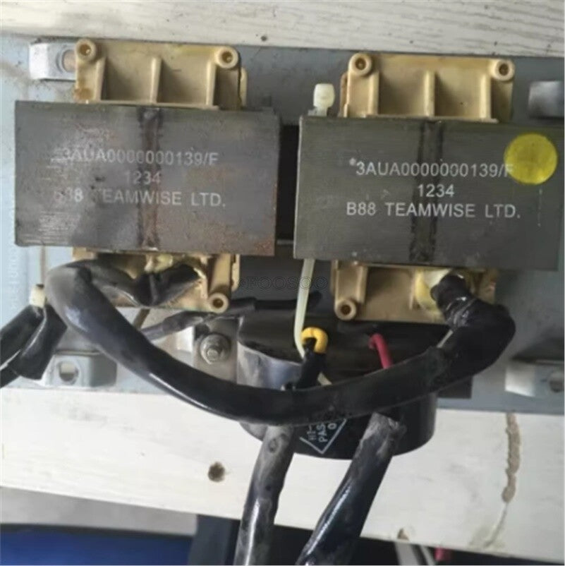 1pcs  ABB 3AUA0000000139/F frequency converter
