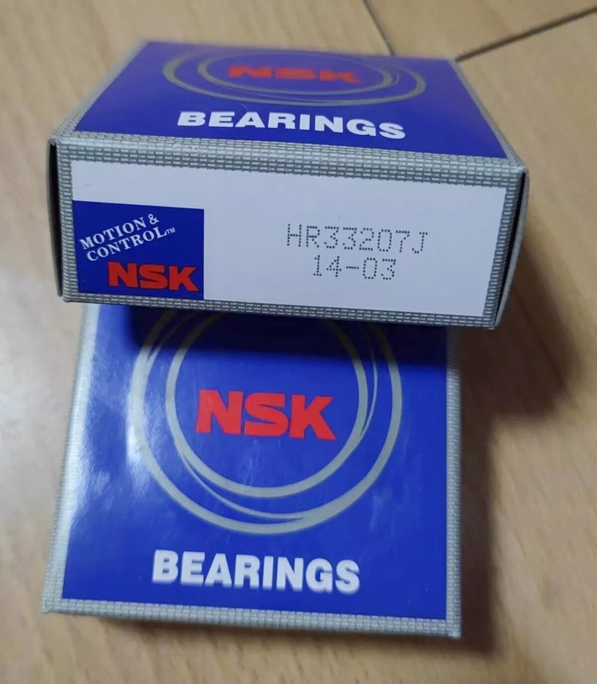 1pcs  NSK HR32207J Tapered Roller Bearing
