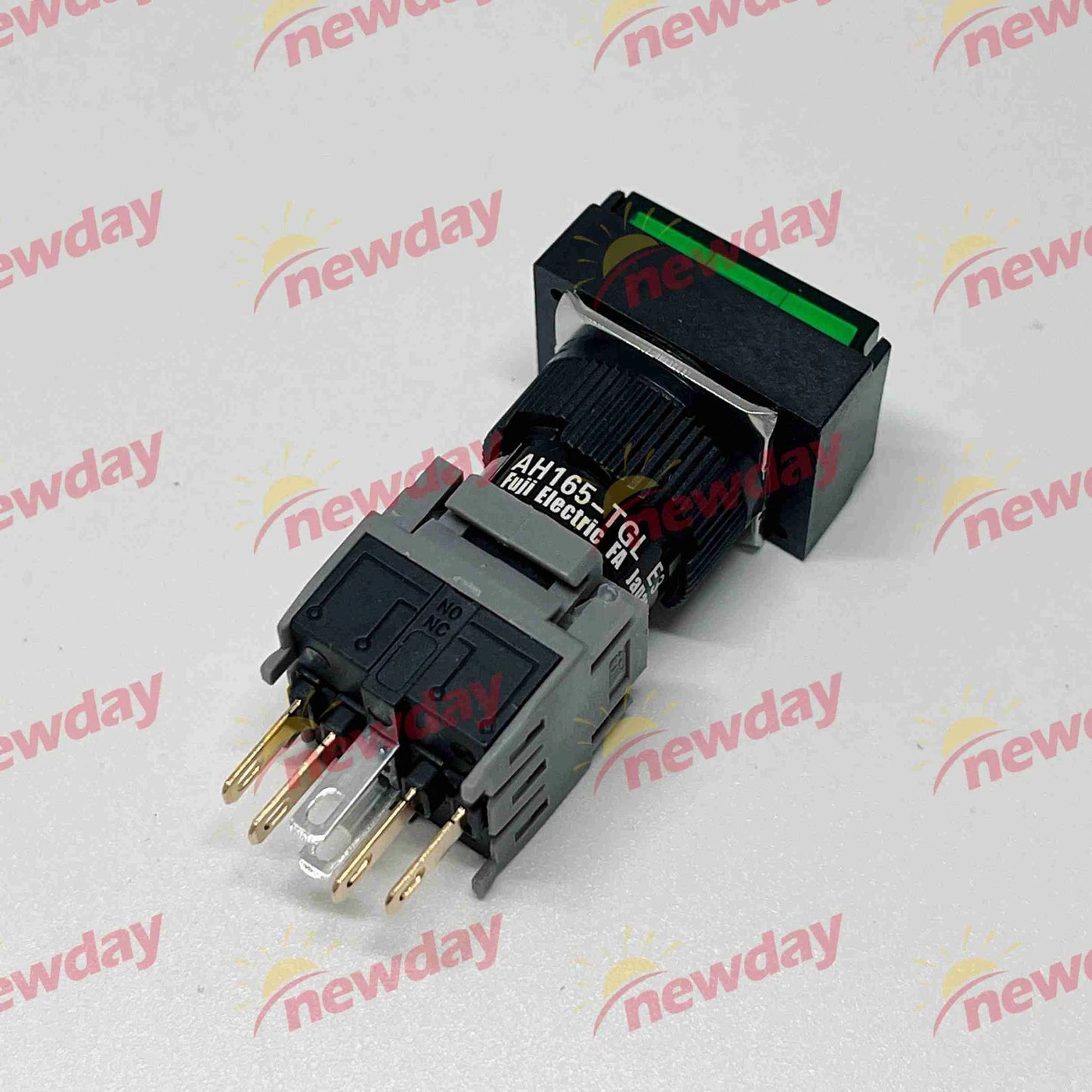 1pcs Fuji Electric AH165-TGL Green light Switch push button AH165-TGLG11E3