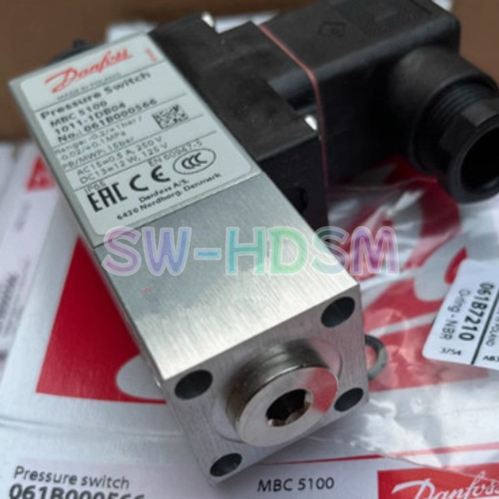 1PCS  for Danfoss 061B000566 Pressure Switch Freight Free