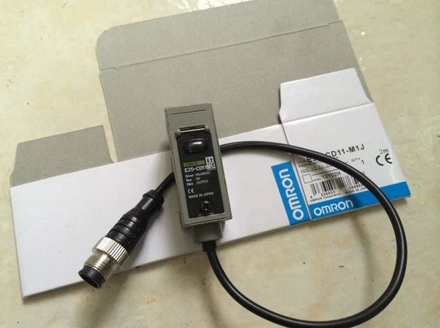 E3S-CD11-M1J  E3S CD11 M1J  OMRON Photoelectric Sensors free shipping #P