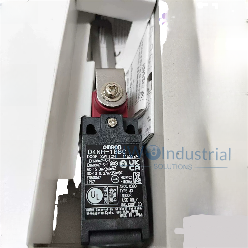 1/Piece  D4NH-1BBC Omron Safety Door Hinge Switch