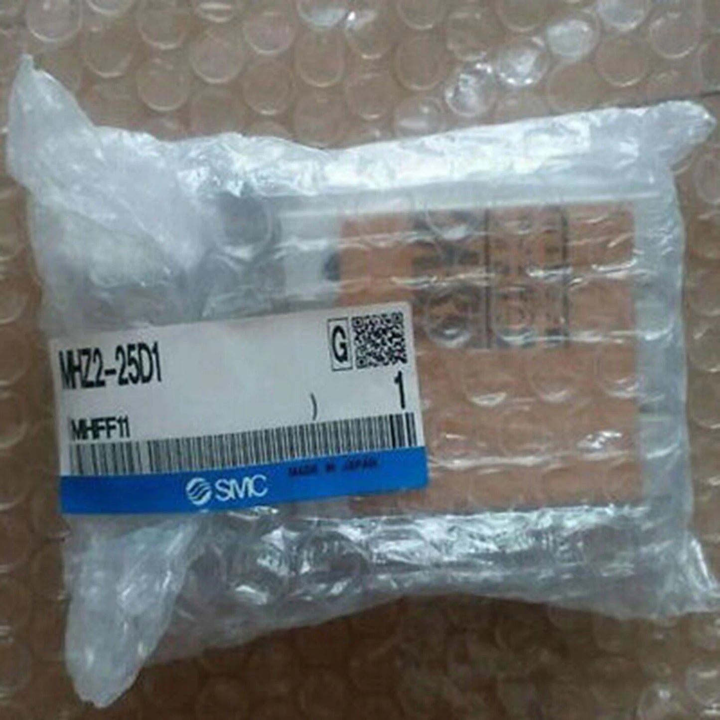 1pc  SMC MHZ2-25D1 Pneumatic finger cylinder Quality assurance #P