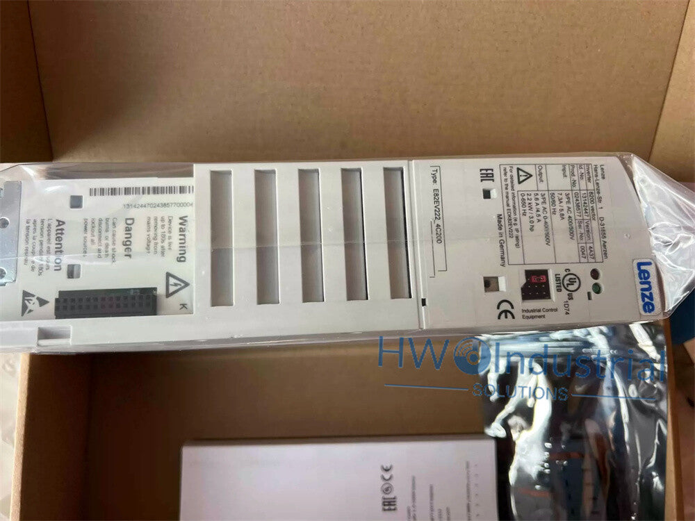 1/Piece  E82EV222K4C200 E82EV222_4C200 3-400V 2.2KW LENZE Inverter