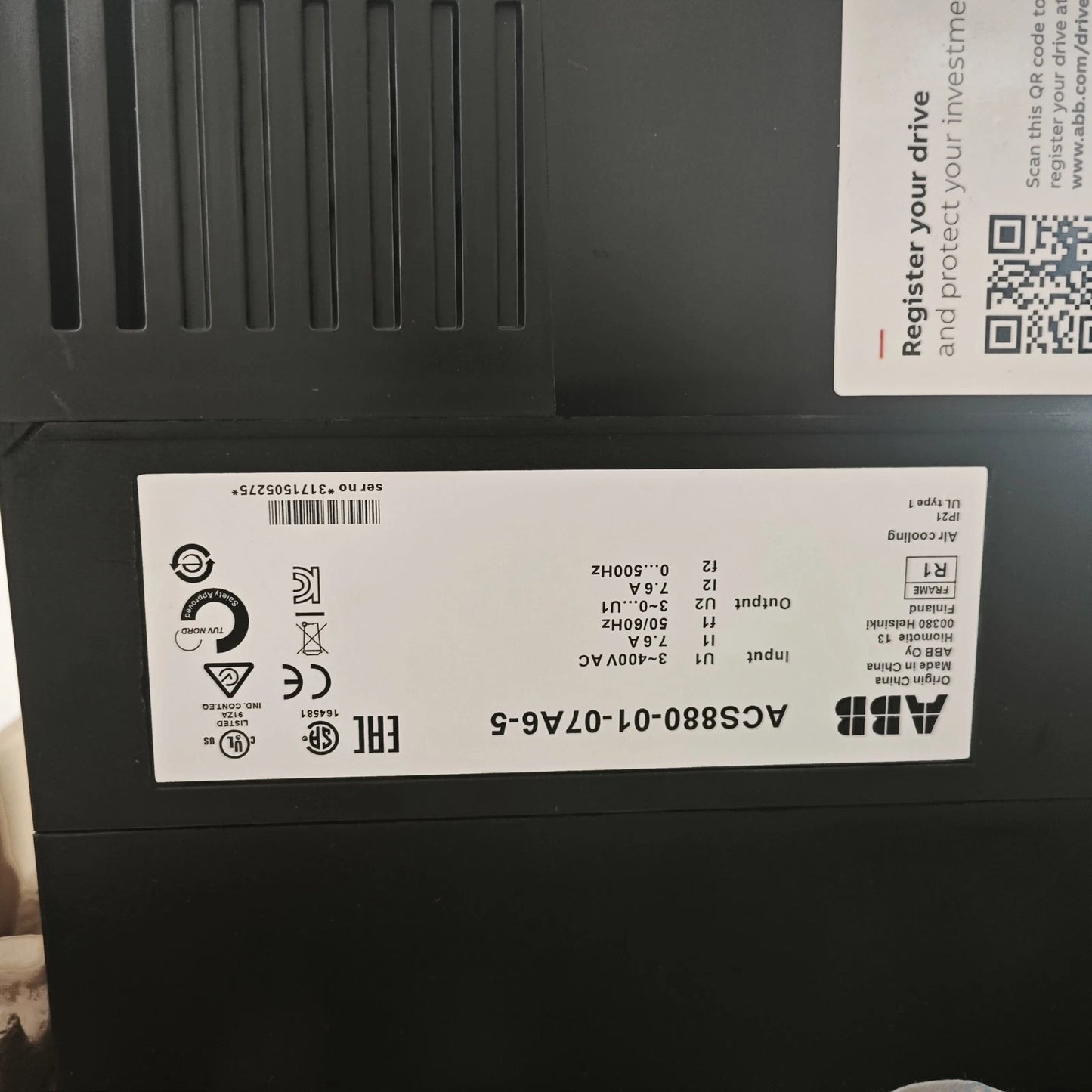 1 PC  ABB ACS880-01-07A6-5 frequency converter  or UPS