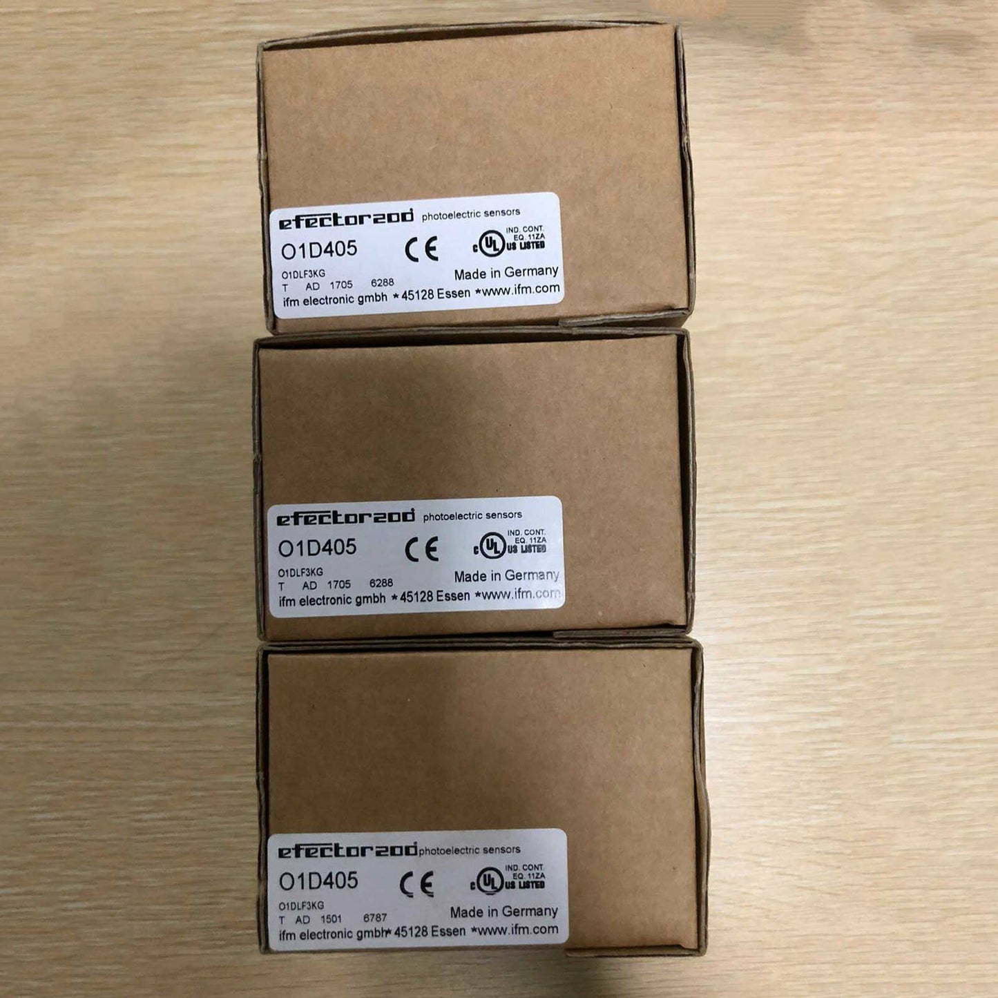 1pcs  IFM O1D405 Sensor