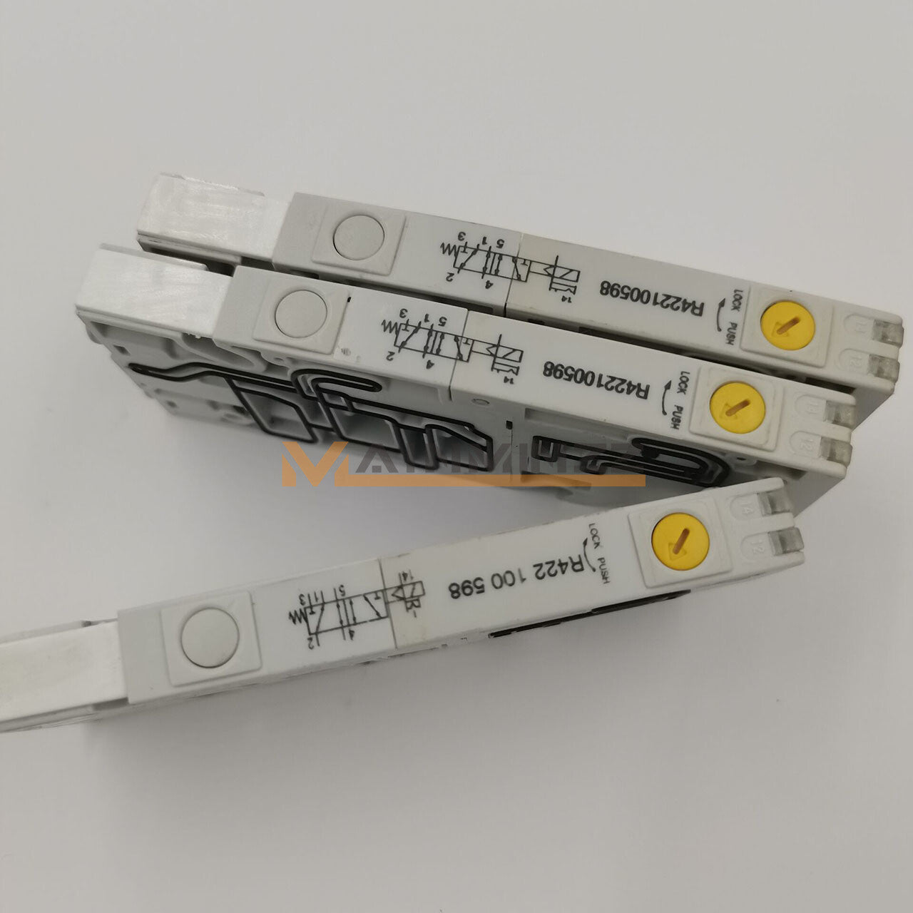 1PCS  Rexroth solenoid valve R422100598 Fast delivery