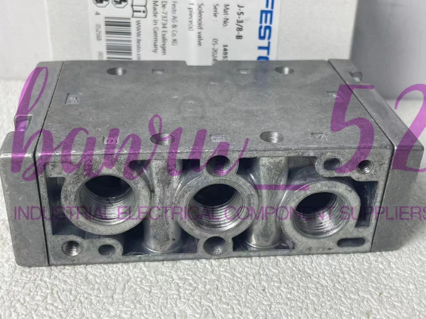 1pcs  Festo   ones Pneumatic Control Valve 14953 J-5-3/8-B #P