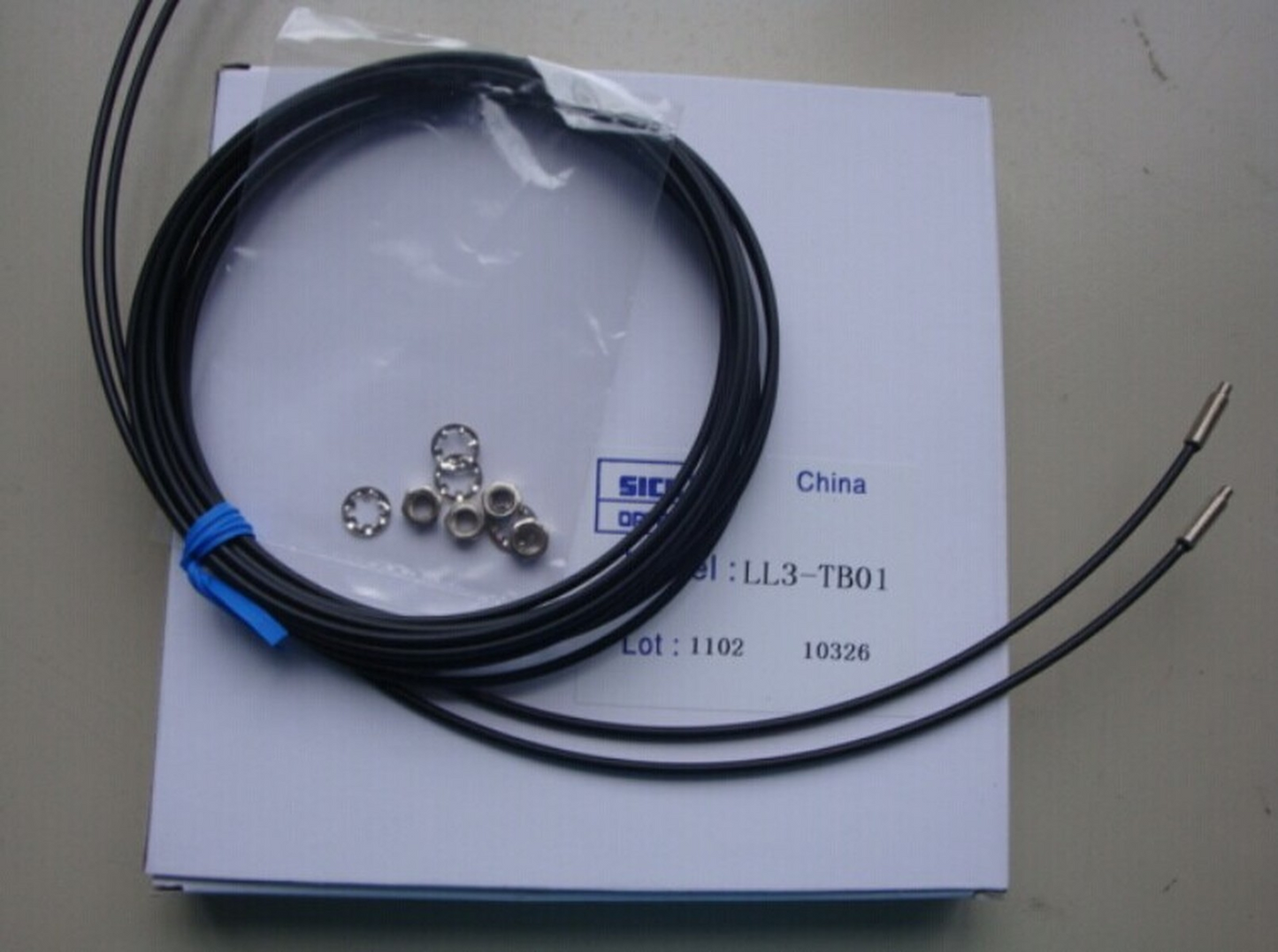 1pcs SICK LL3-TB01 Fiber Optic Sensor