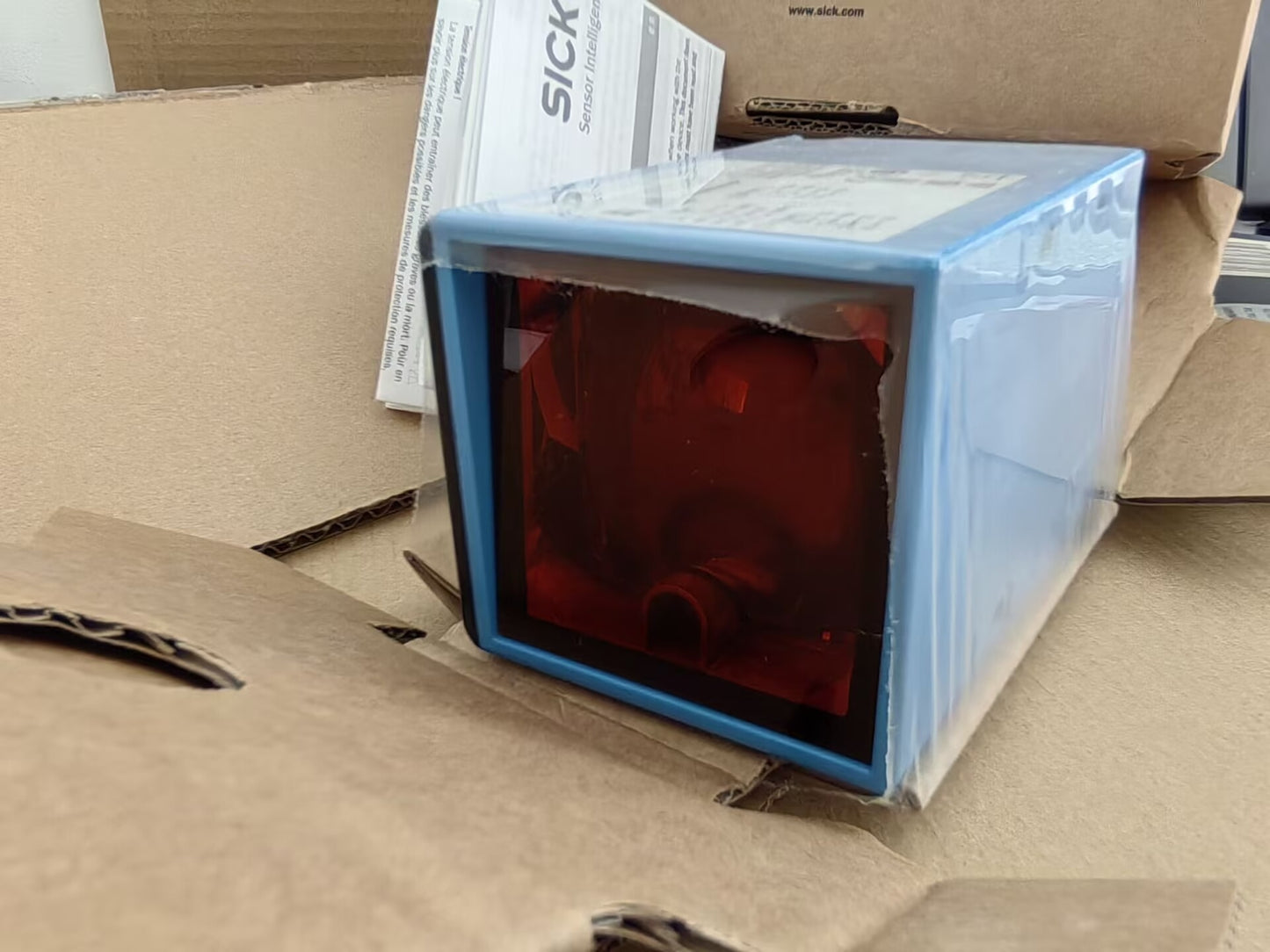 1/Piece  DL100-21AA2110 1066427 SICK Laser Distance Measuring Sensor