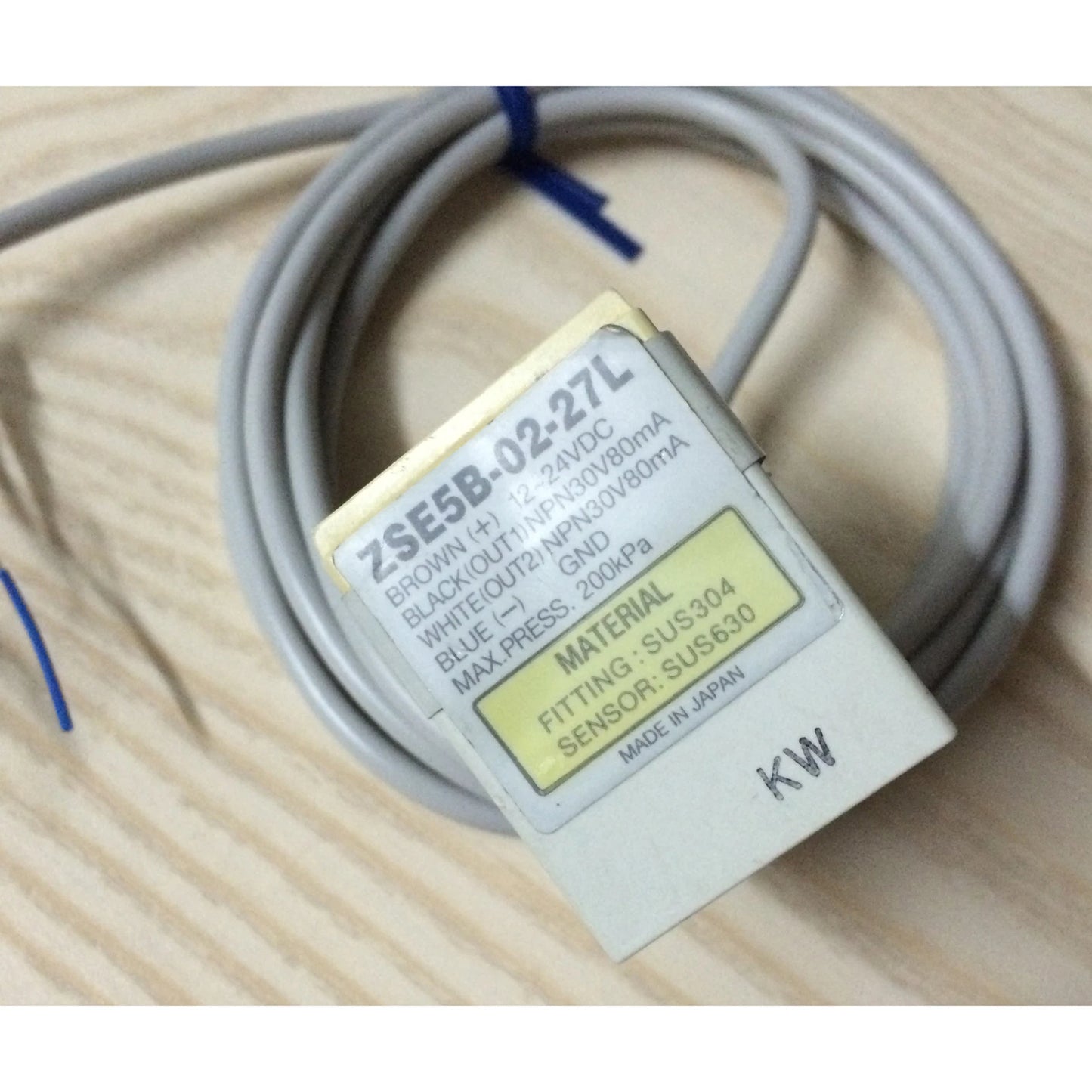 1PC  SMC ZSE5B-02-27L Pressure Switch Quality assurance #P