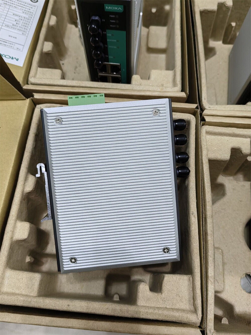 1PC ONE  MOXA EDS-408A-MM-ST Industrial Ethernet Switch