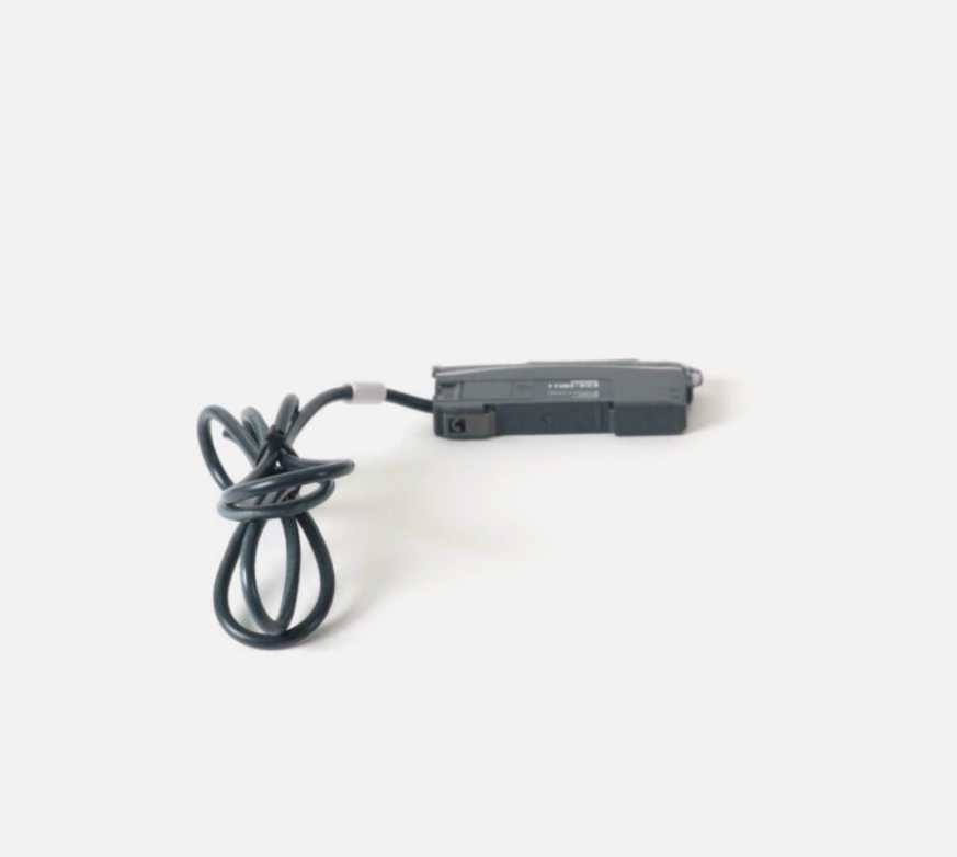 1PC Omron Fiber Optic Amplifier Photoelectric Sensor E3X-HD11 E3XHD11 12-24VDC
