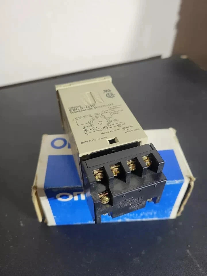 Omron E5CS-Q1P Temperature Controller E5CS-Q1P #P