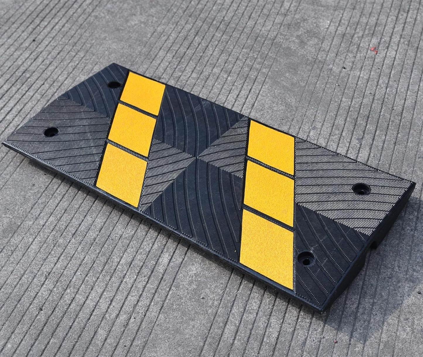 Rubber Curb Ramps, 2.6 Inch Rise, 22,000 lb Capacity, 2 Pack - Driveway Use