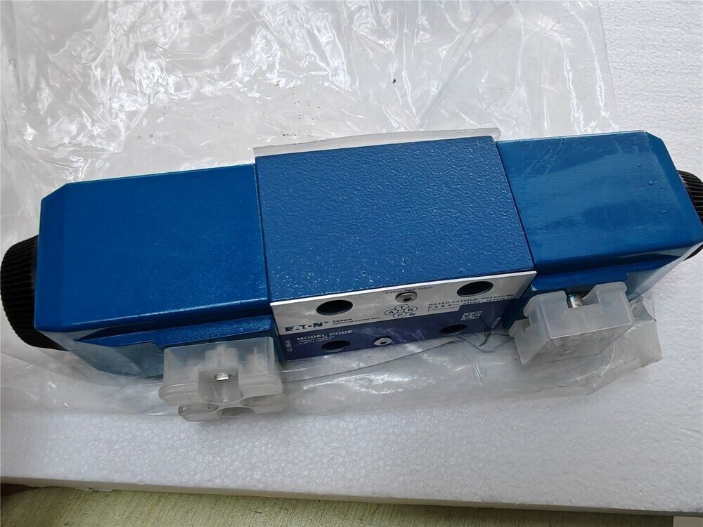 1PC  DG4V-3-8C-V-M-U-H7-61 for VICKERS VALVE 90warranty M982D QL