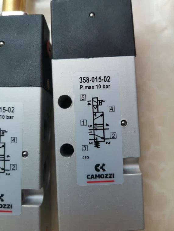 . CAMOZZI solenoid valve 358-015-02 1PCS  shipping #P