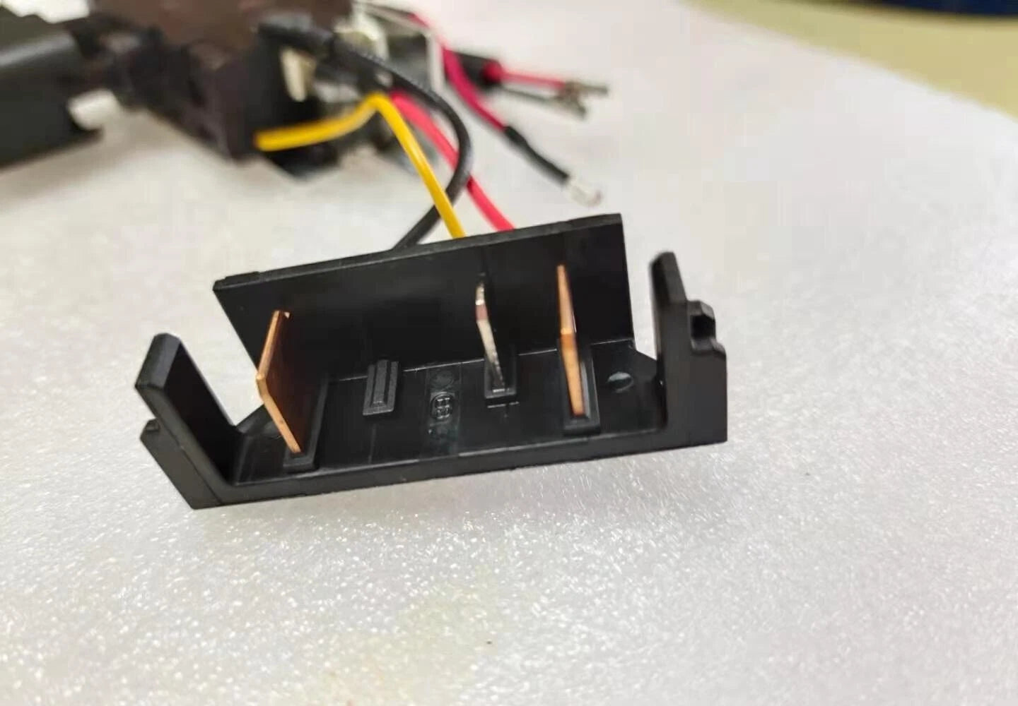 Defond CGX-3011B 12VDC 11RA U.T. Trigger Switch 1PCS