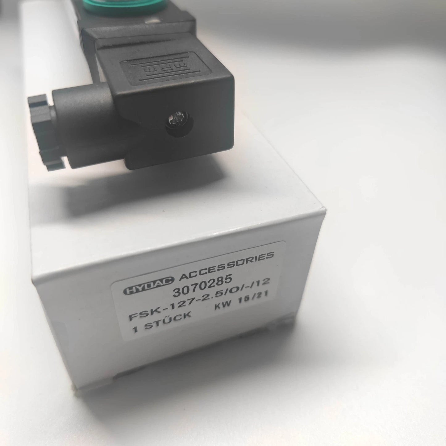 1PCS  Oil Level Sensor (3070285)  FSK-127-2.5/O/-/12