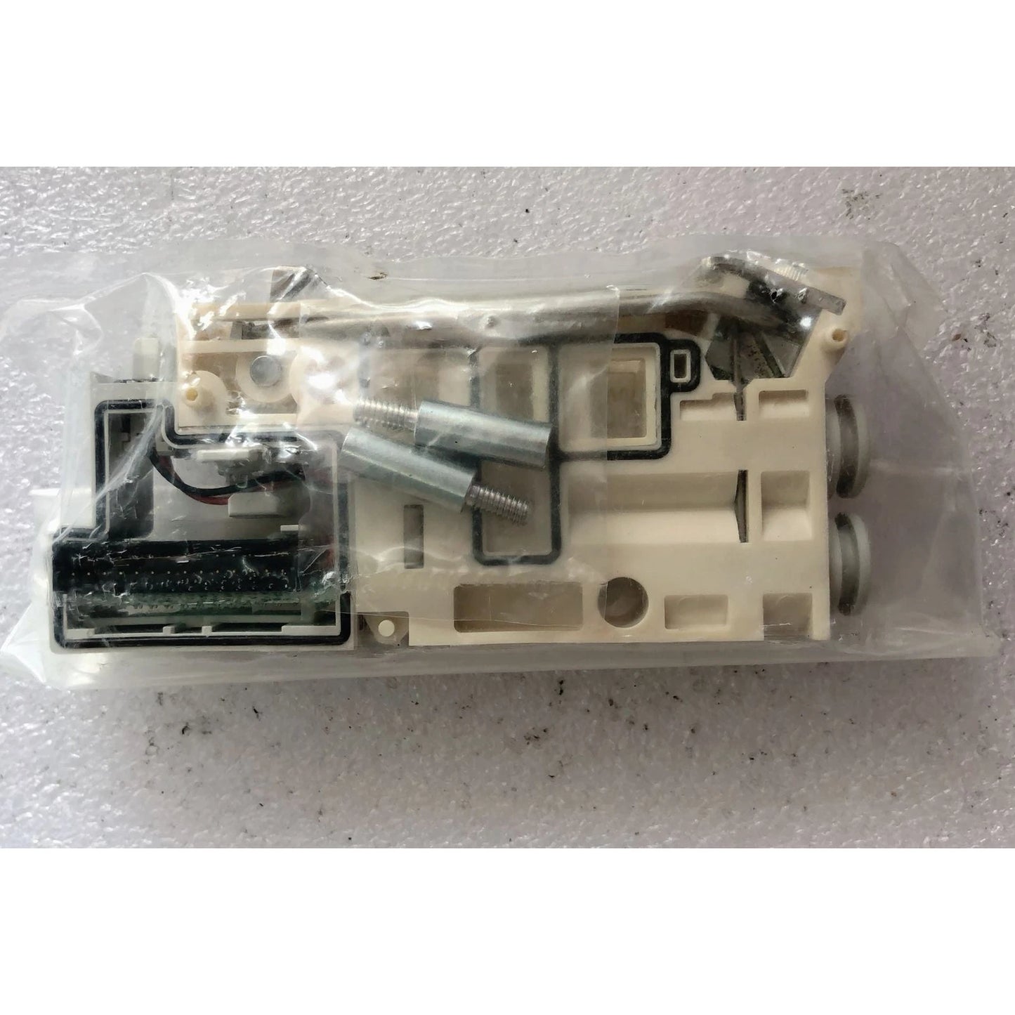 1PC  SMC Solenoid Valve VVQC2000-1A-D-C8 Free shipping #P