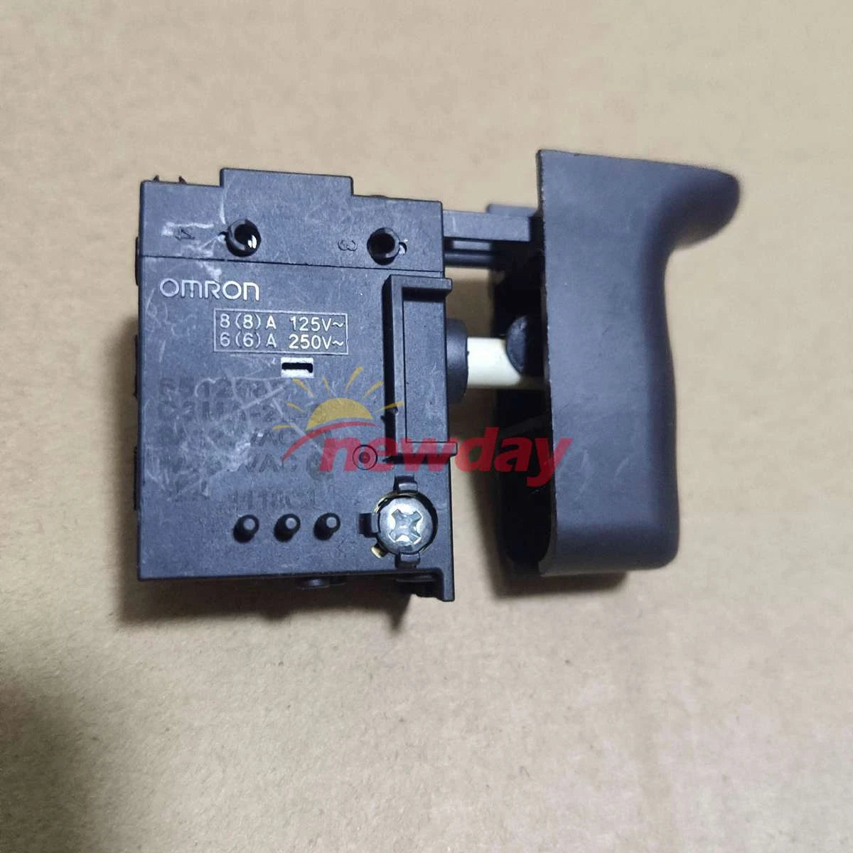 1PCS 6512962 C3MA-2L-S 8A125VAC 6A250VAC Trigger switch