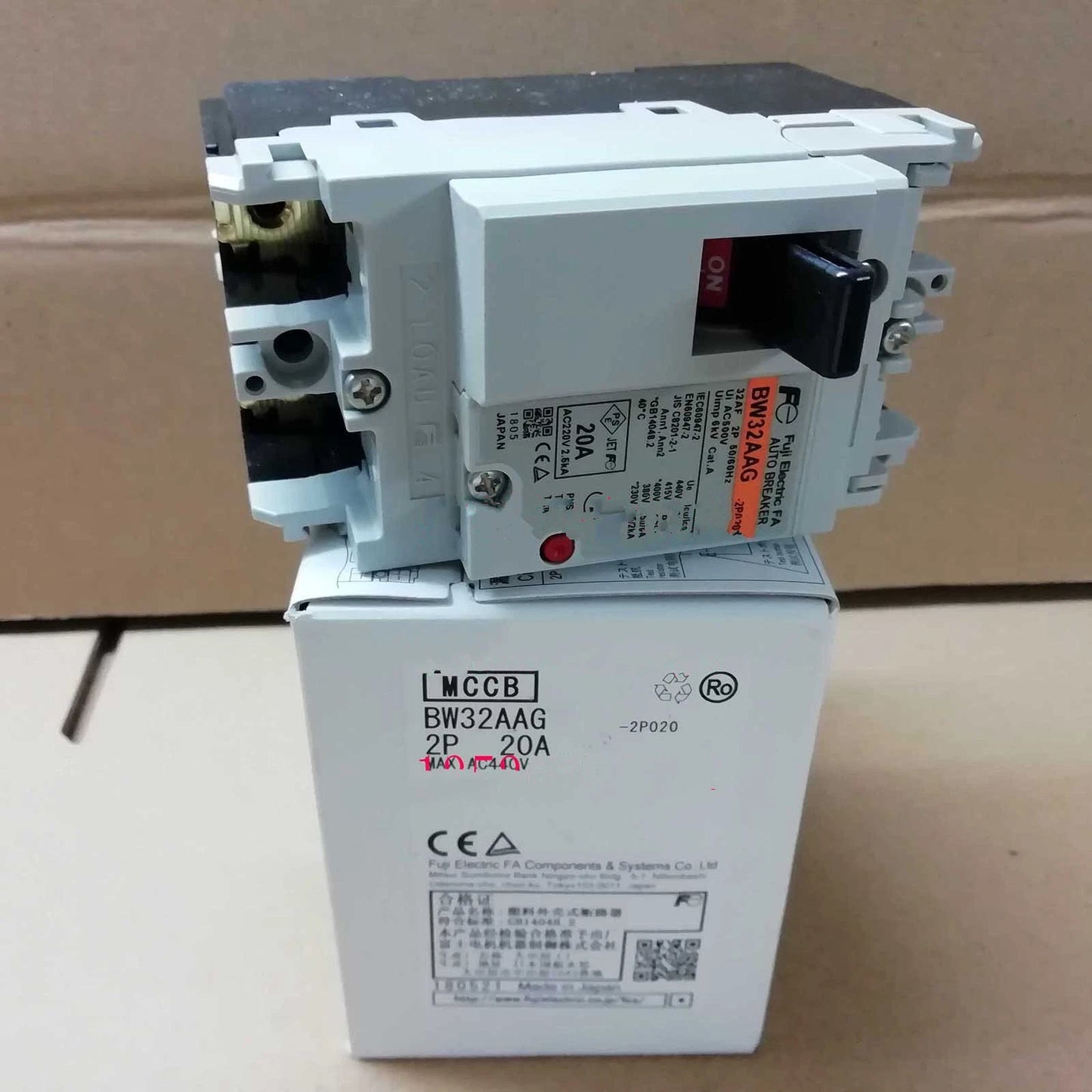 BW32AAG 2P 20A For FUJI Circuit breaker Free Shipping #P