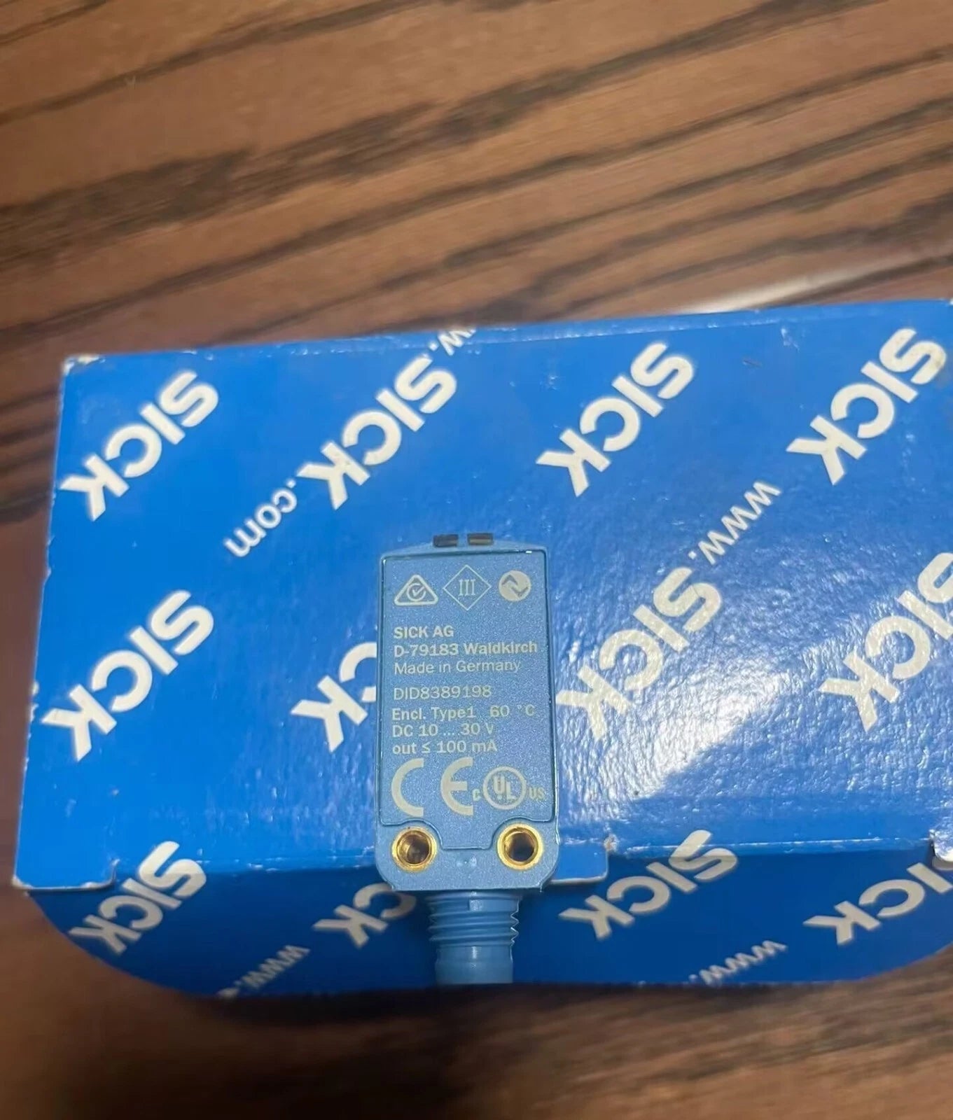 SICK   WTV4FE-22161120A00     1105444  PHOTOELECTRIC SENSOR . ./UPS