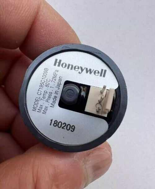 1PCS  FOR water flow sensor C7195C1009B 80 degrees 1.72MPa