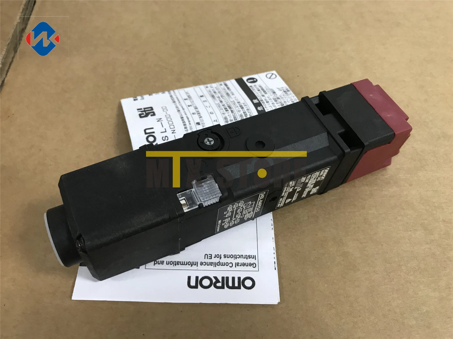 1PC   Omron safety door switch D4SL-N4FFG-D #P