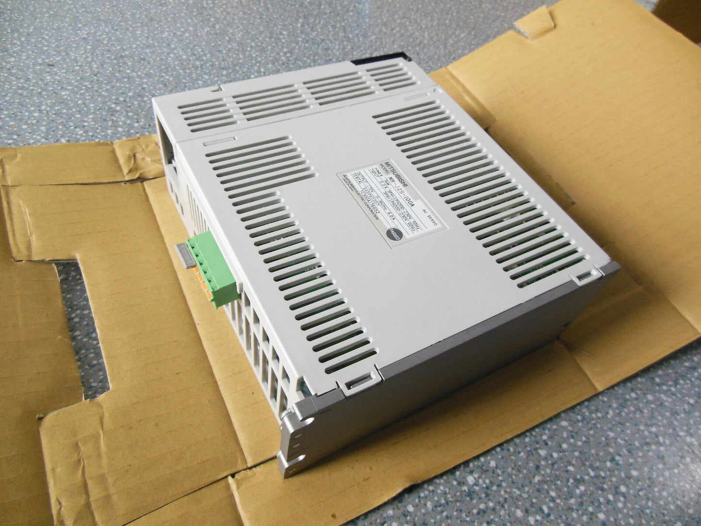 For Mitsubishi MR-J2S-100A AC Servo Drive MRJ2S100A