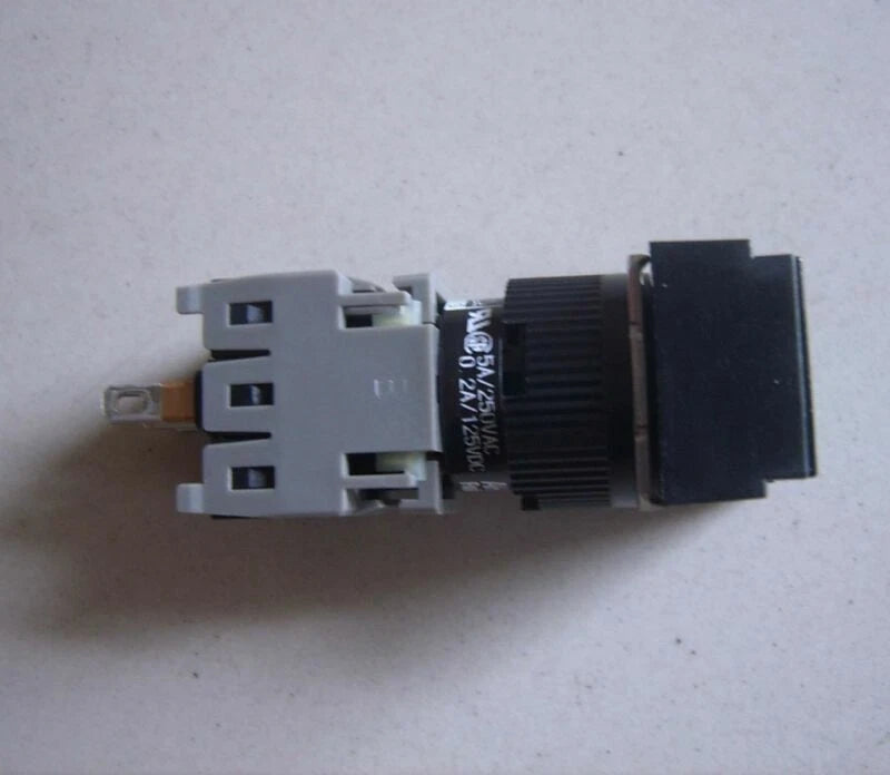 1X   AH165-TFG11 AH165TFG11 FUJI  Push button switch